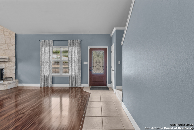 Listing photo id 3 for 1620 Point Vw