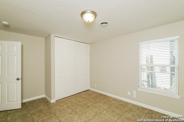 Listing photo id 8 for 3219 Bob Billa