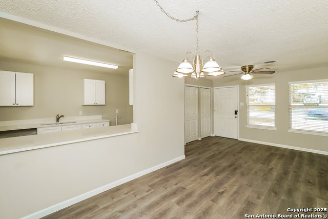 Listing photo id 4 for 3219 Bob Billa