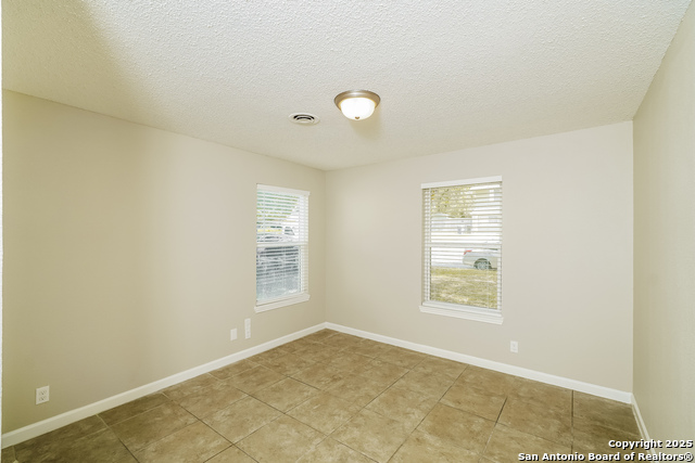 Listing photo id 7 for 3219 Bob Billa