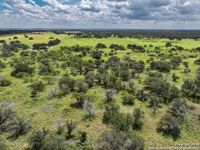 Listing photo id 17 for 330 Encino Crossing S