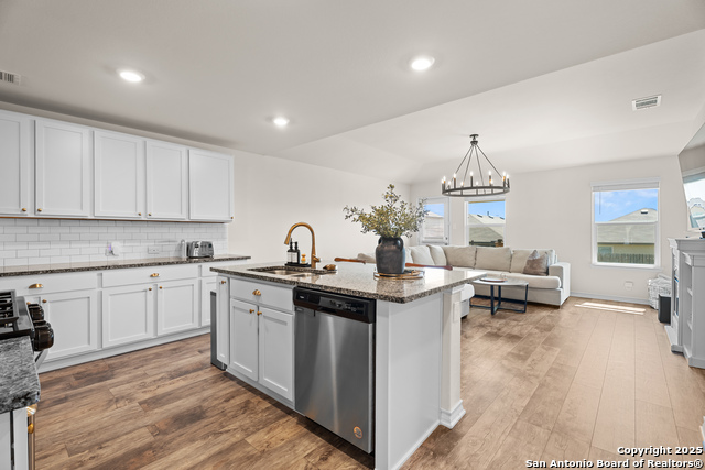 Image 7 of 18 For 6816 Encore Oaks