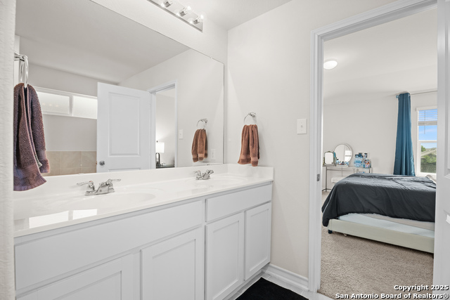 Image 9 of 18 For 6816 Encore Oaks