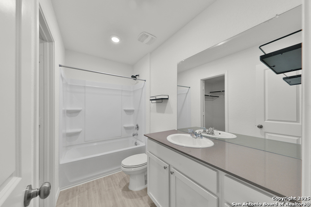 Image 14 of 23 For 871 Landon Ridge