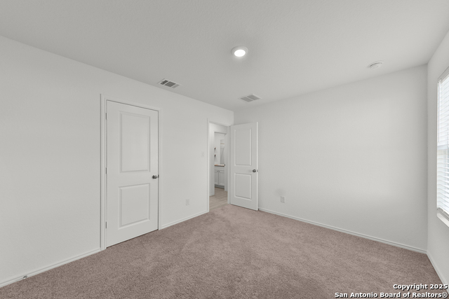 Image 17 of 23 For 871 Landon Ridge
