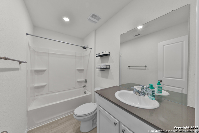 Image 18 of 23 For 871 Landon Ridge