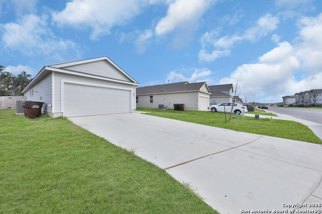 Image 3 of 23 For 871 Landon Ridge