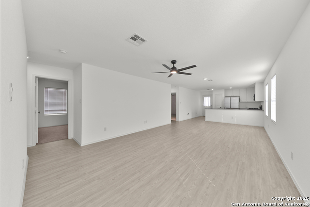 Image 5 of 23 For 871 Landon Ridge
