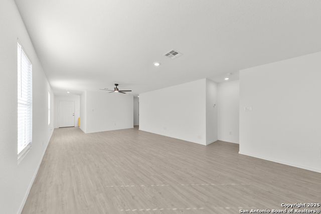 Image 6 of 23 For 871 Landon Ridge