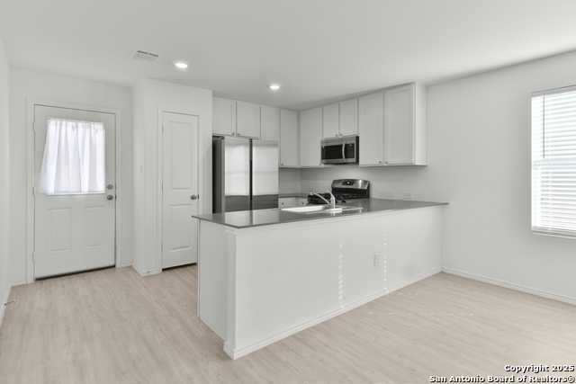 Image 9 of 23 For 871 Landon Ridge