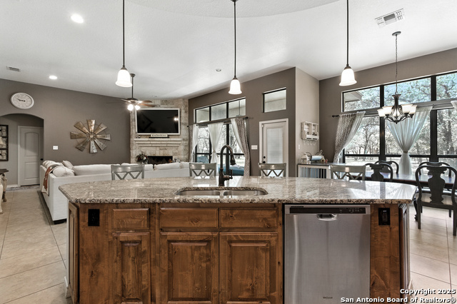 Listing photo id 15 for 309 Hickory Trail