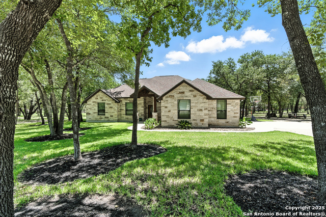 Listing photo id 1 for 309 Hickory Trail