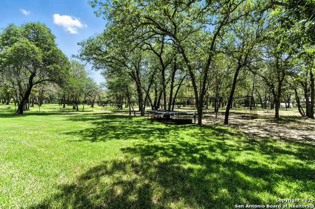 Listing photo id 31 for 309 Hickory Trail