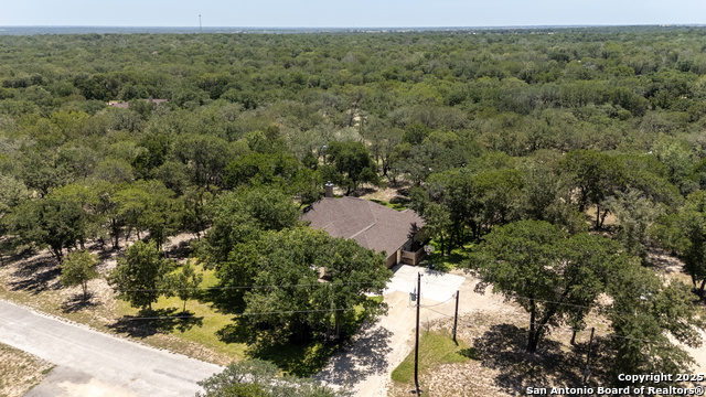 Listing photo id 37 for 309 Hickory Trail