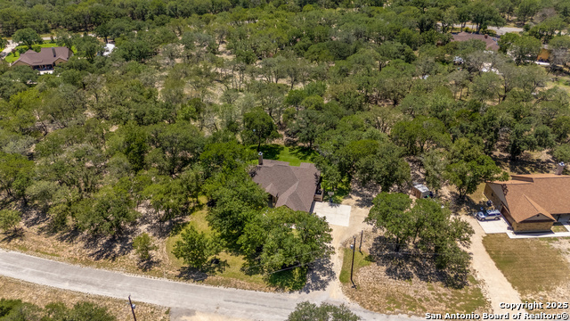 Listing photo id 38 for 309 Hickory Trail