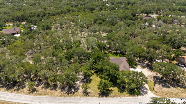 Listing photo id 43 for 309 Hickory Trail