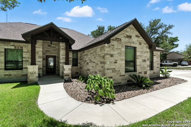 Listing photo id 4 for 309 Hickory Trail