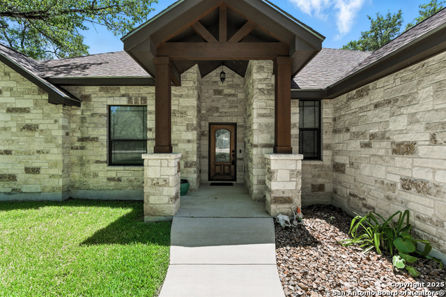 Listing photo id 5 for 309 Hickory Trail