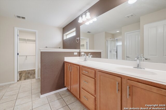 Listing photo id 15 for 3717 Greenridge