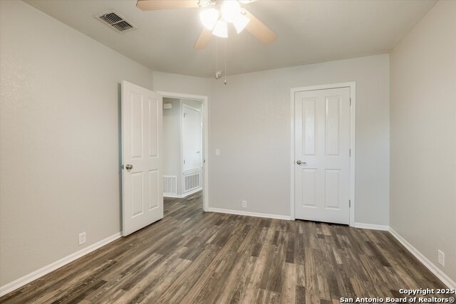 Listing photo id 21 for 3717 Greenridge