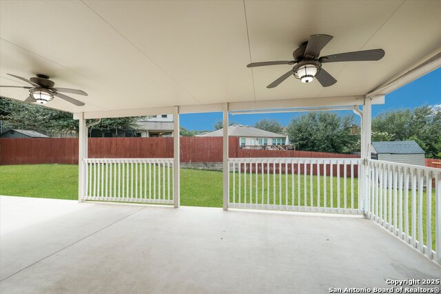Listing photo id 26 for 3717 Greenridge