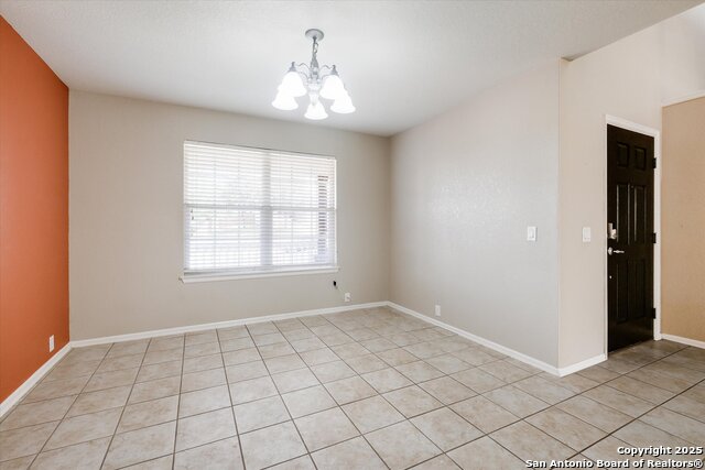 Listing photo id 3 for 3717 Greenridge