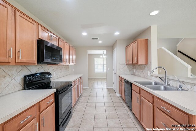 Listing photo id 6 for 3717 Greenridge