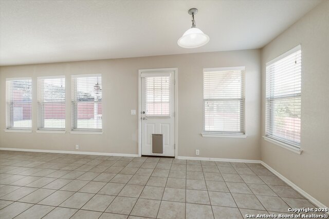Listing photo id 7 for 3717 Greenridge