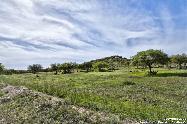 Image 13 of 46 For 5032 Kendalia Rd