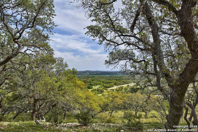 Image 6 of 46 For 5032 Kendalia Rd