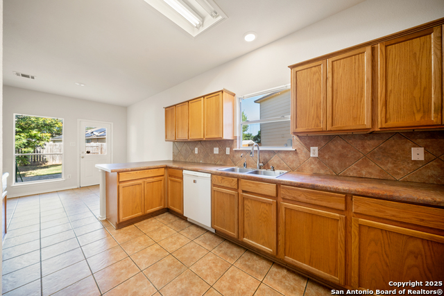 Image 16 of 40 For 4311 Acorn Creek