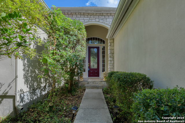 Image 3 of 47 For 6811 Lendell St