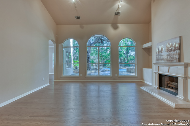 Image 31 of 47 For 6811 Lendell St