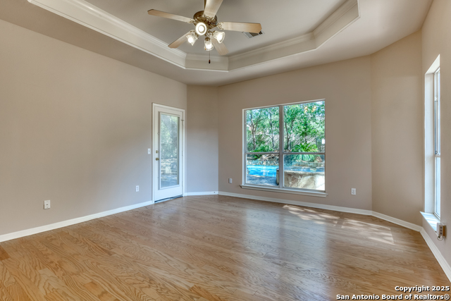 Image 35 of 47 For 6811 Lendell St