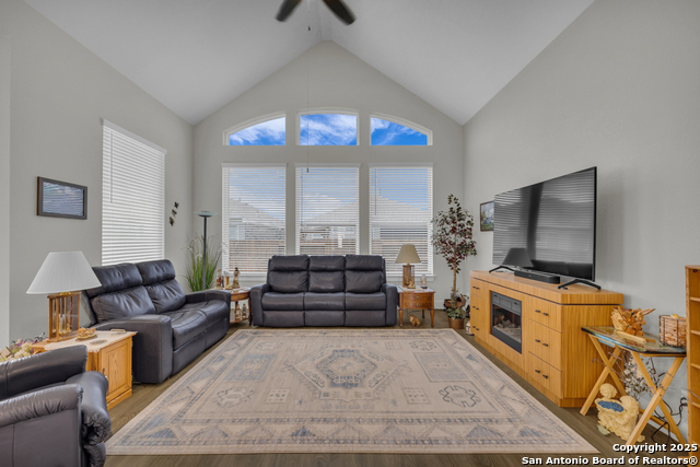 Image 13 of 47 For 929 Rench