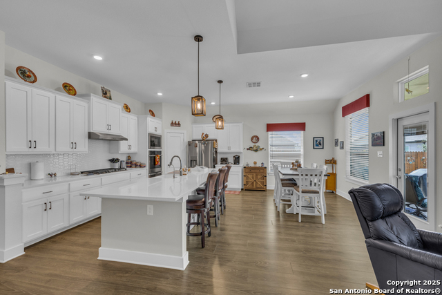 Image 15 of 47 For 929 Rench