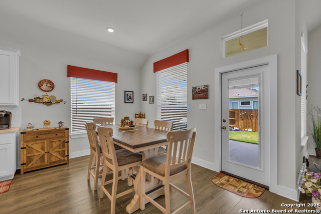 Image 25 of 47 For 929 Rench