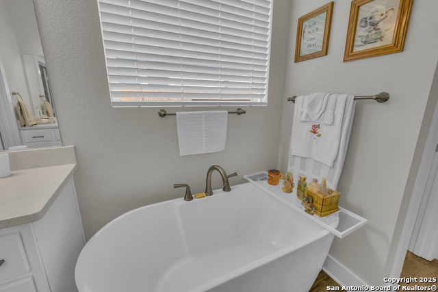 Image 32 of 47 For 929 Rench