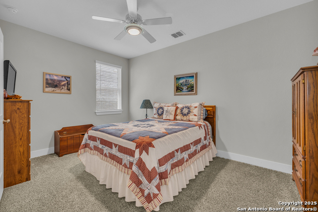 Image 35 of 47 For 929 Rench