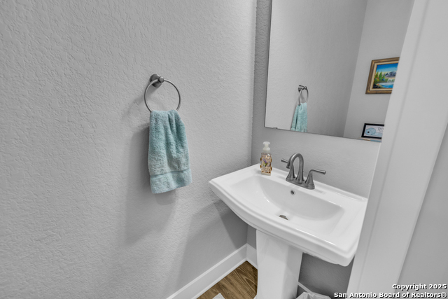 Image 40 of 47 For 929 Rench