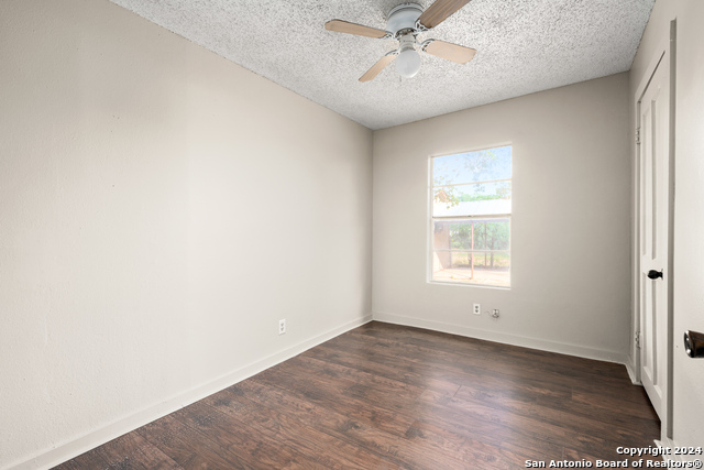 Listing photo id 13 for 412 Coker W