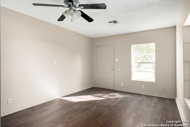 Listing photo id 4 for 412 Coker W