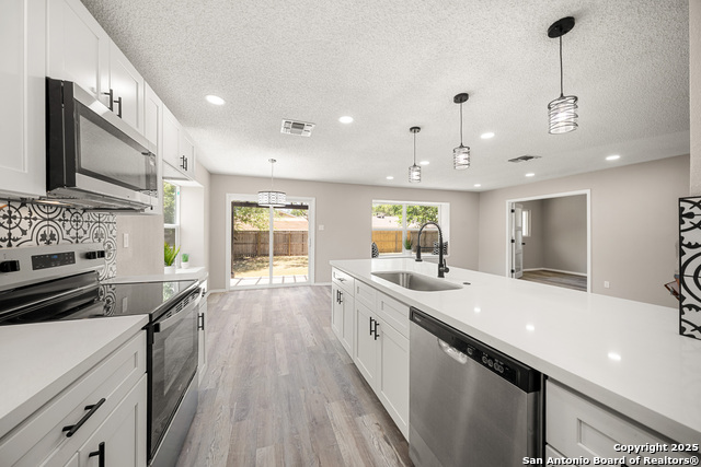 Image 15 of 43 For 7110 Spring Drops