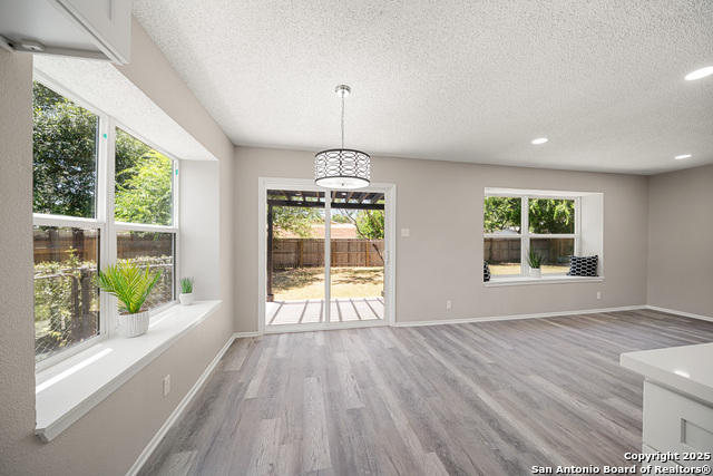 Image 16 of 43 For 7110 Spring Drops