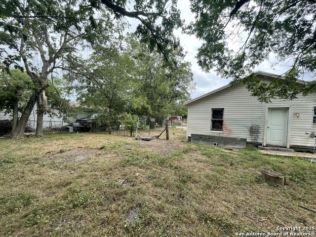 Image 11 of 38 For 524 Avenue B