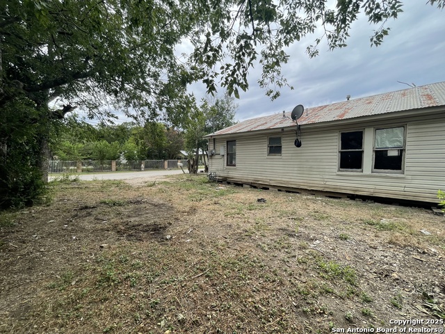 Image 12 of 38 For 524 Avenue B