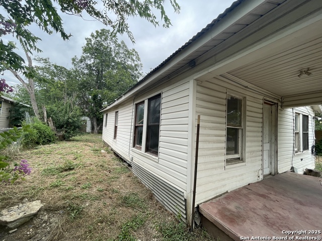 Image 6 of 38 For 524 Avenue B