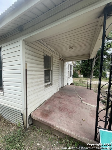 Image 8 of 38 For 524 Avenue B