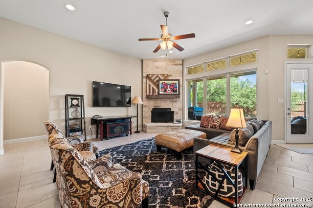 Image 5 of 39 For 2465 Kookaburra