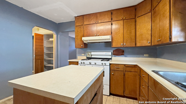 Image 4 of 25 For 565 Division